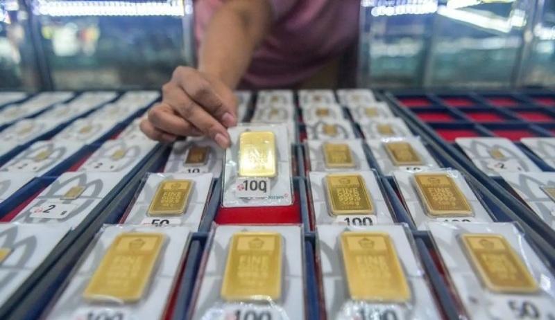 Harga Emas Antam Senin Ini Turun Lagi