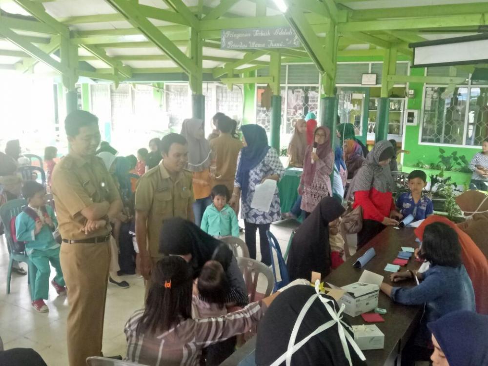 236 Anak Ikut Imunisasi Difteri Massal di Posko Lurah Belimbing