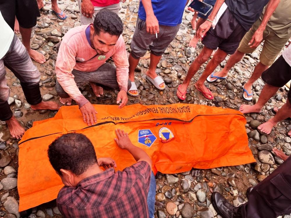 Perahu Pasir Karam di Sungai Pangin, Motoris Mahulu Ditemukan Tewas 