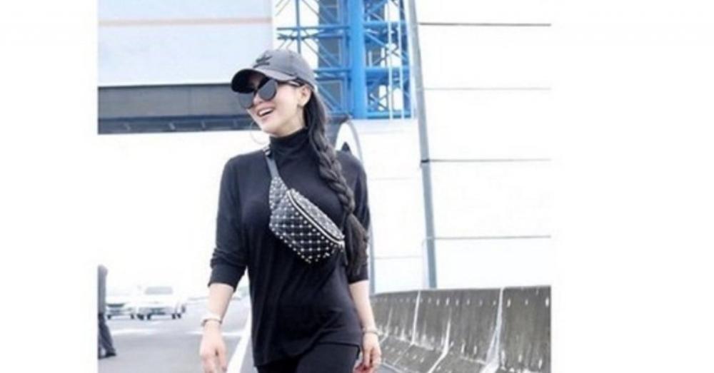 Dikritik, Syahrini Klarifikasi Soal Foto di Jalan Tol Surabaya