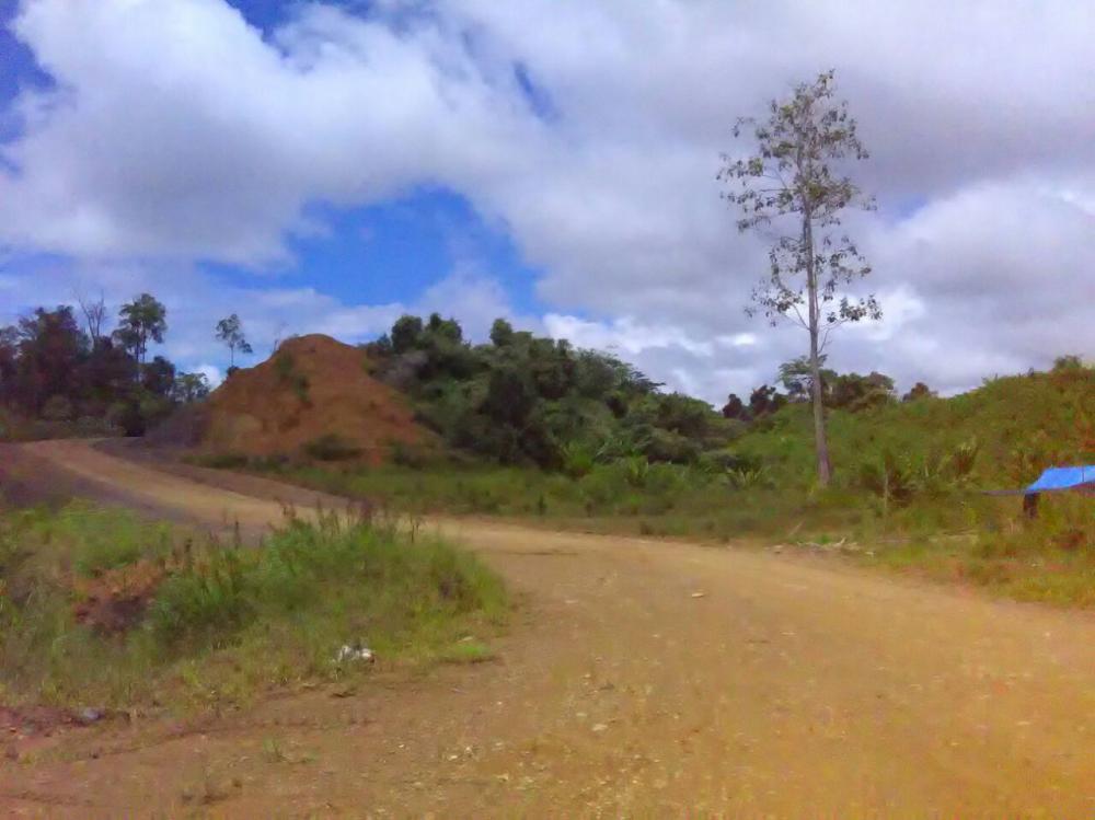 Pembangunan Jalan Lintas Kabupaten Mahulu-Kubar Masuk Tahap Pengerasan Tanah 