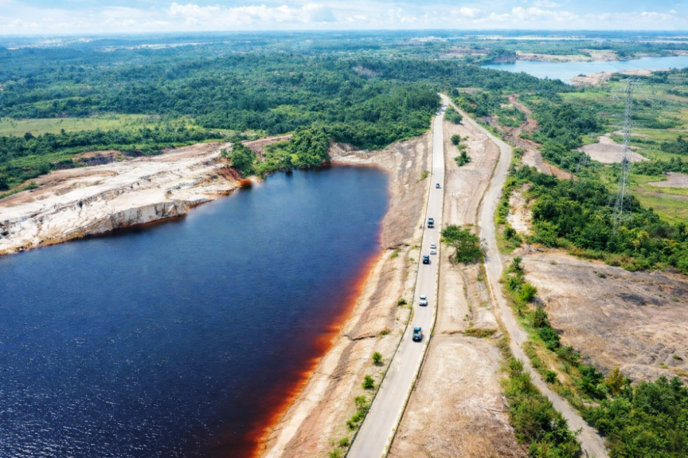 Izin Mati, Lubang Tambang Masih Menganga di Jalur Samarinda-Kukar 