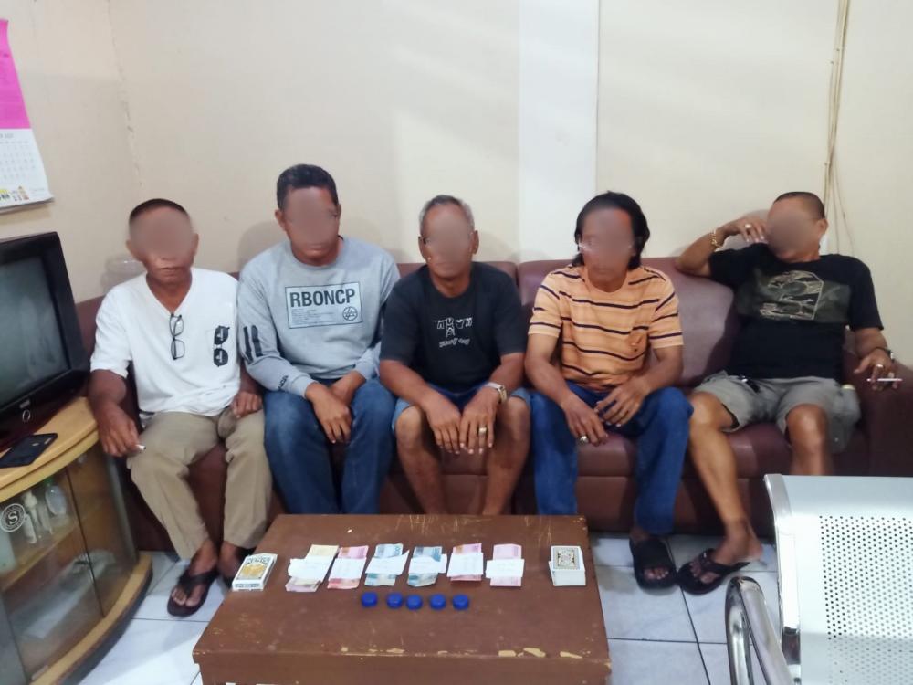 Asik Berjudi, 5 Pria Paruh Baya Terancam Lebaran di Penjara