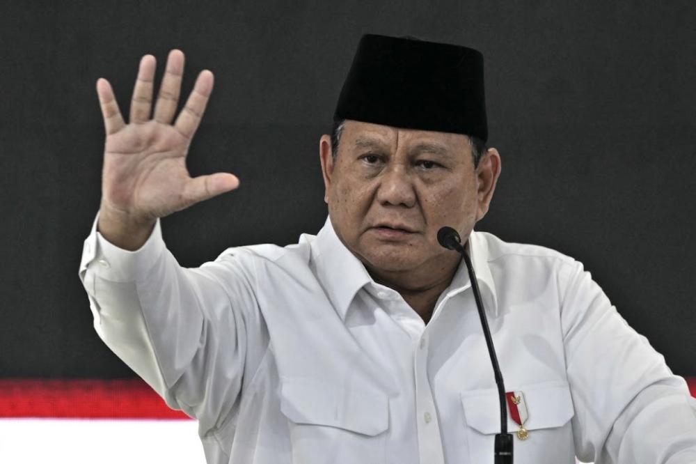 Prabowo Curigai Asing di Balik Karhutla Kalimantan-Sumatera 