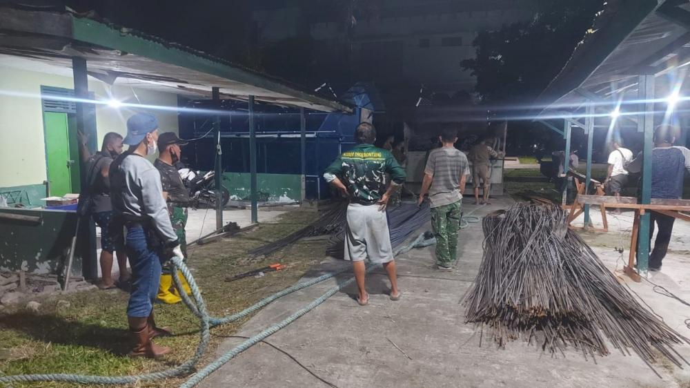 Personel Kodim Bontang Bahu Membahu Dalam Pra TMMD ke-112
