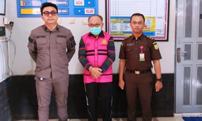 Jaksa Eksekusi Eks Bupati Tabalong ke Rutan Usai Sempat Drop