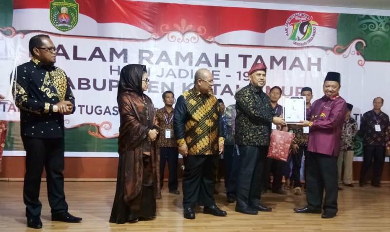Gigih Perjuangkan Pariwisata Kutim, Herlang Diganjar Penghargaan