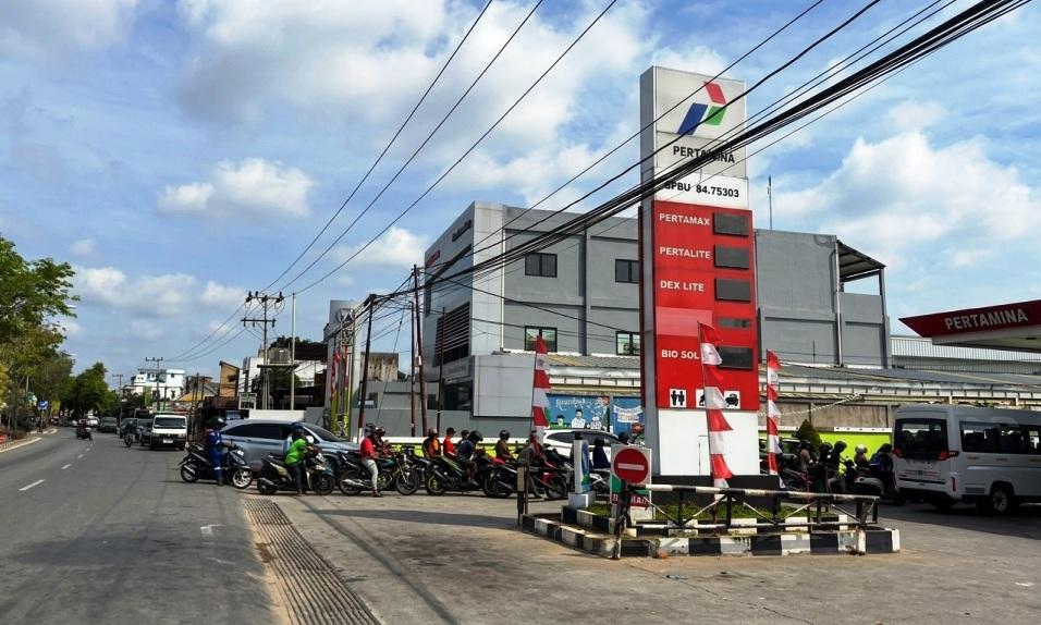 Pertalite Langka di Bontang, Warga Rela Tinggalkan Mobil Sejak Malam
