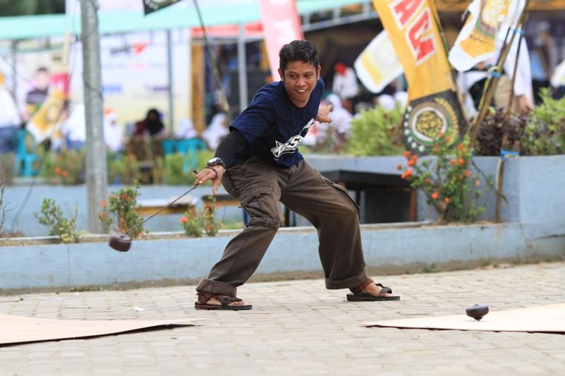 Pelbagai Olahraga Tradisional Semarakkan Hari Kedua Pesta Adat Pelas Tanah 3
