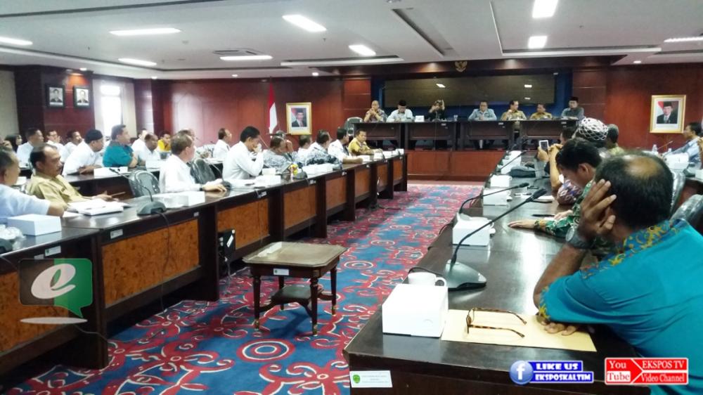 Mediasi di Gedung Dewan Batal karena Pemprov Tidak Hadir