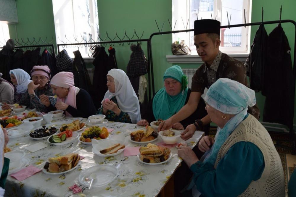 Aksi Sosial Mahasiswa Indonesia di Tujuh Kota Rusia 