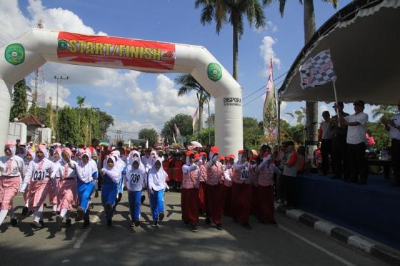 KUKAR GELAR LOMBA GERAK JALAN TINGKAT SD