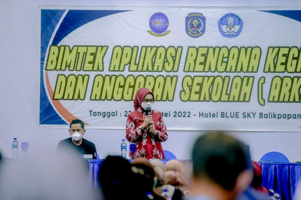 Hadiri Bimtek ARKAS, Wawali Bontang Harap Tata Kelola Keuangan di Sekolah Lebih Baik