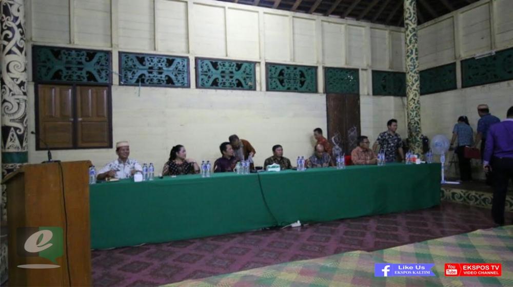 Gelar Diskusi, Ketua DPRD Berjanji Akomodir Seluruh Aspirasi Warga Tiong Ohang