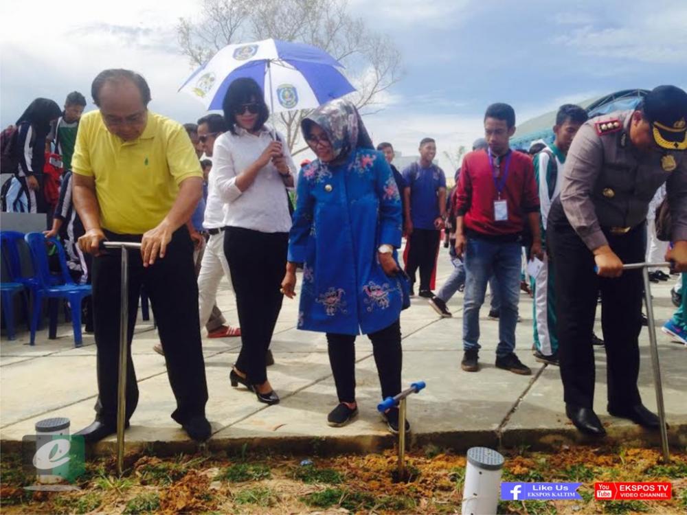 DPD KNPI Bontang Gelar Pembuatan 1000 Lubang Resapan Biopori