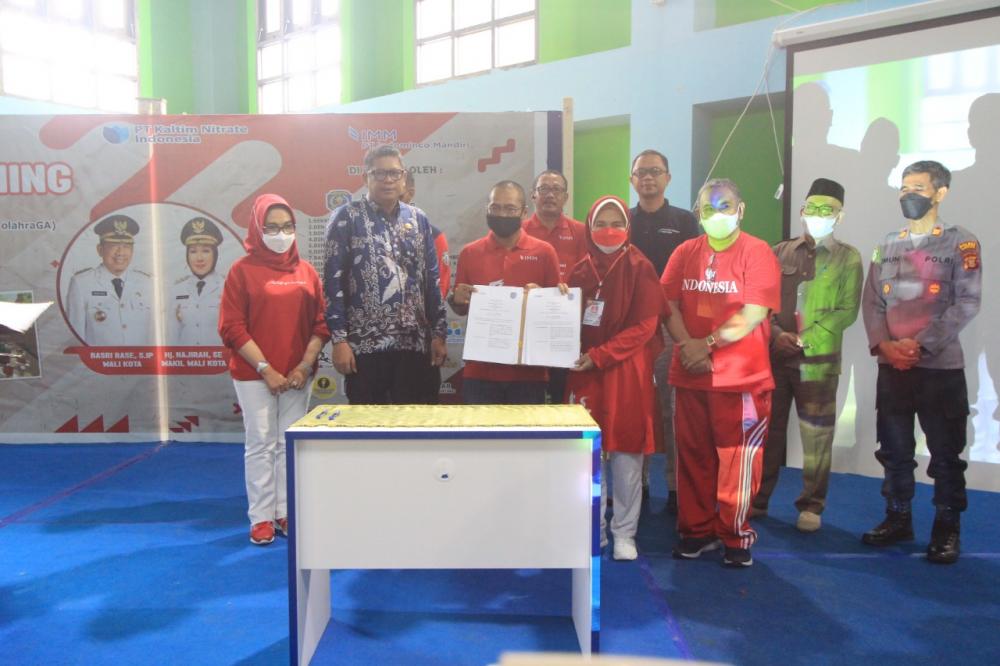 Dongkrak Literasi Masyarakat, PT IMM Bangun Indominco Mandiri Corner di Perpusda Bontang