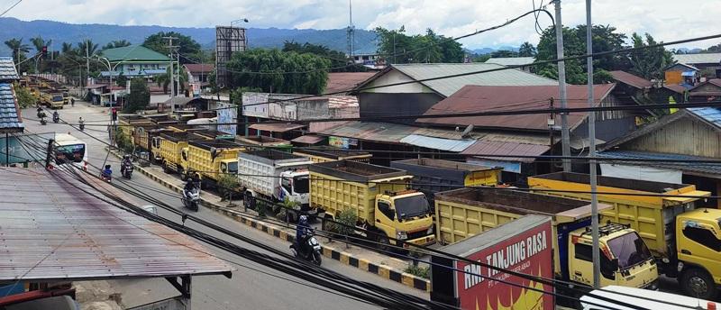 Kaltim Ibarat Tempat Cuci Piring: Hauling Caplok Jalan, Tambang Rusak Lingkungan