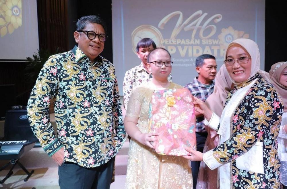 Basri Hadiri Pelepasan Siswa SMP YPVDP Bontang   