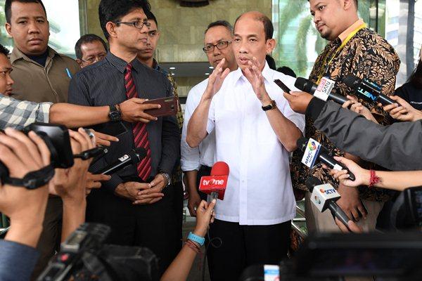 PRESIDEN AKHIRNYA MEMBERHENTIKAN MENTERI ESDM