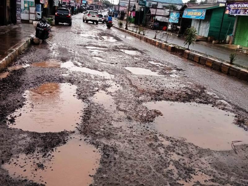 Jalan Negara Jadi Medan Konflik Warga Vs Warga di Batu Kajang, Siapa Diuntungkan? 