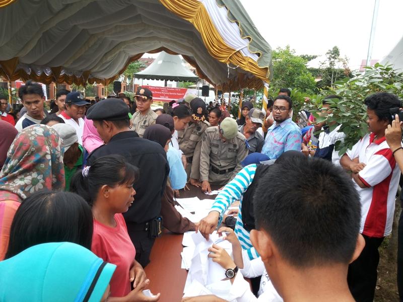 PERTAMINA BAGIKAN 443 PAKET SEMBAKO KEPADA RUMAH TANGGA MISKIN