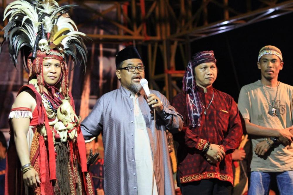 Pesta Adat Pelas Tanah 3 Berakhir, Tradisi Belimbur Jadi Acara Puncak 