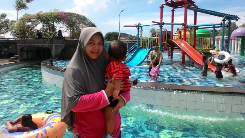 KENARI WATERPARK JADI IDOLA  TUJUAN WISATA LIBURAN SEKOLAH