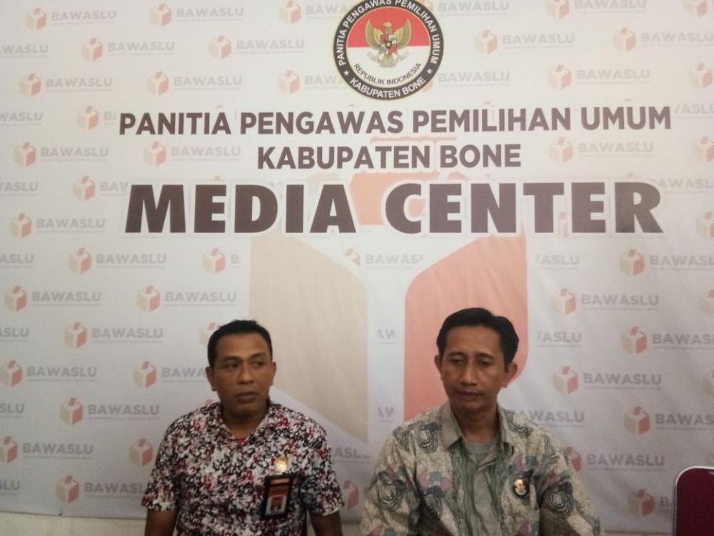 Panwaslu Bone Siap Tindak Lanjuti Aduan Umar - Madeng