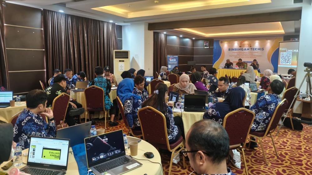 Disdukcapil Bontang Gelar Bimtek Operator Layanan Online “Pondok Pasilan”