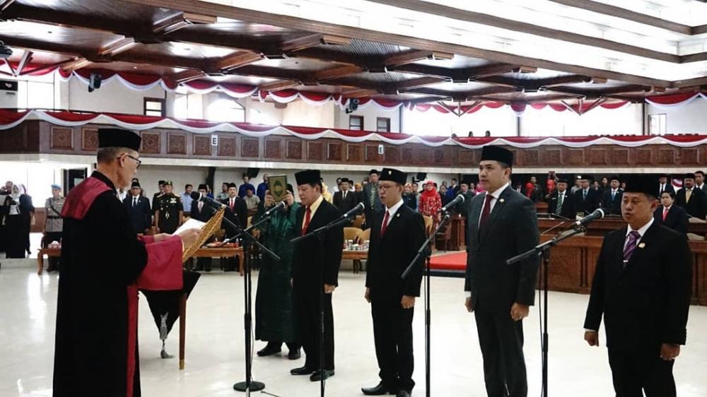 Pimpinan Definitif Terbentuk, Makmur HAPK Resmi Jabat Ketua DPRD Kaltim
