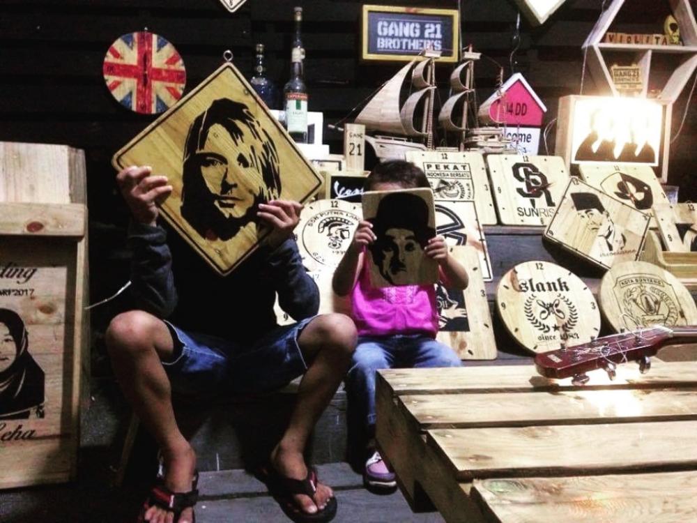 Tepis Anggapan Miring, Usaha Terkendala Bahan Baku