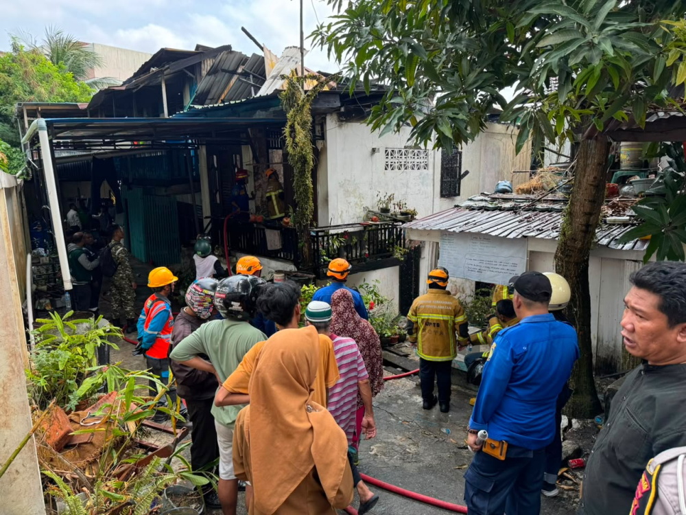 Kebakaran Dekat RS Restu Ibu Balikpapan, Jalan Sempit Jadi Kendala 