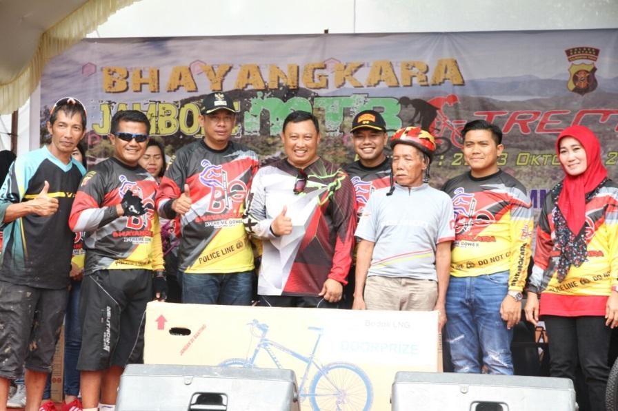 Rute Menantang, Basri Rase Menyemangati peserta Bahayangkara Jambore MTB X-Tream 2016