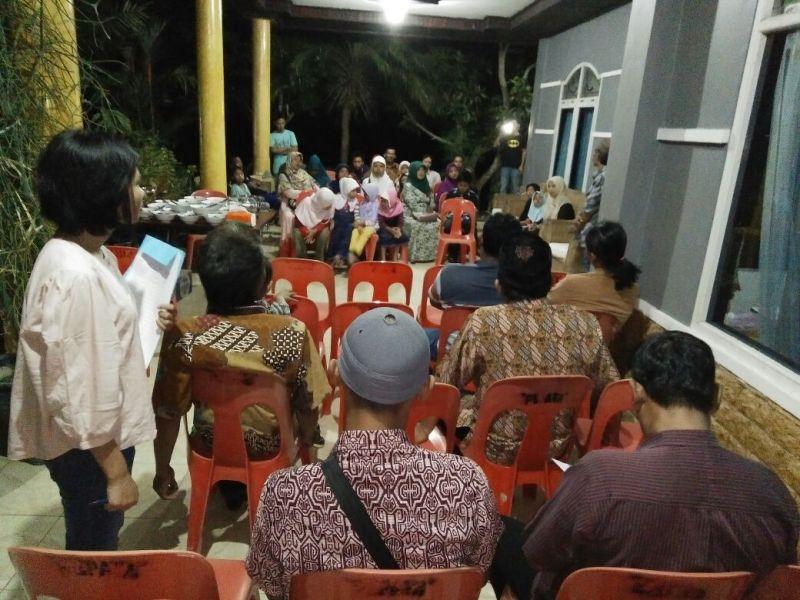 RATUSAN PEDAGANG SERBU RUMAH WAKIL KETUA DPRD BONTANG 