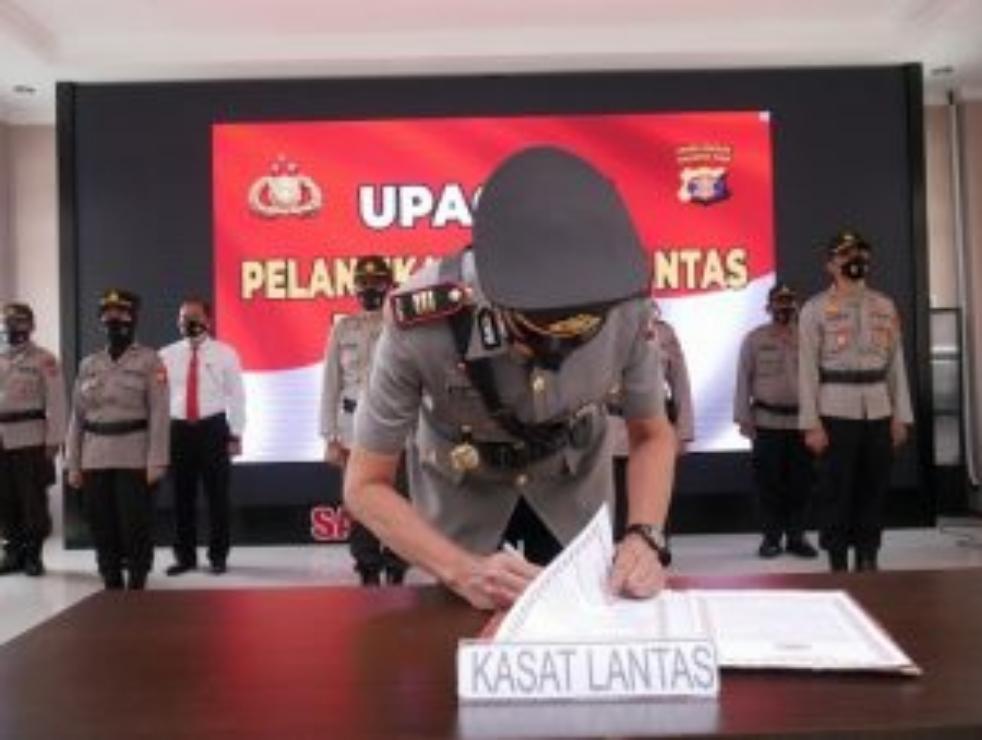 AKP Edy Haruna Resmi Jabat Kasat Lantas Polres Bontang, Kapolres Tuntut Inovasi