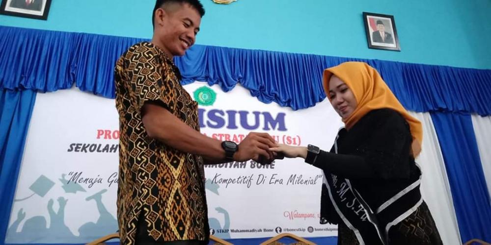 Bikin Baper, Mahasiswi Bone Dilamar Saat Yudisium