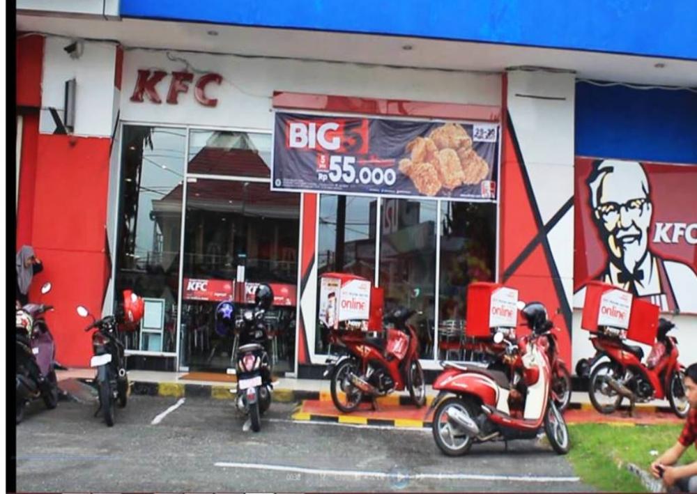 Gara-Gara Ulat, Omzet KFC Bontang Menurun Drastis