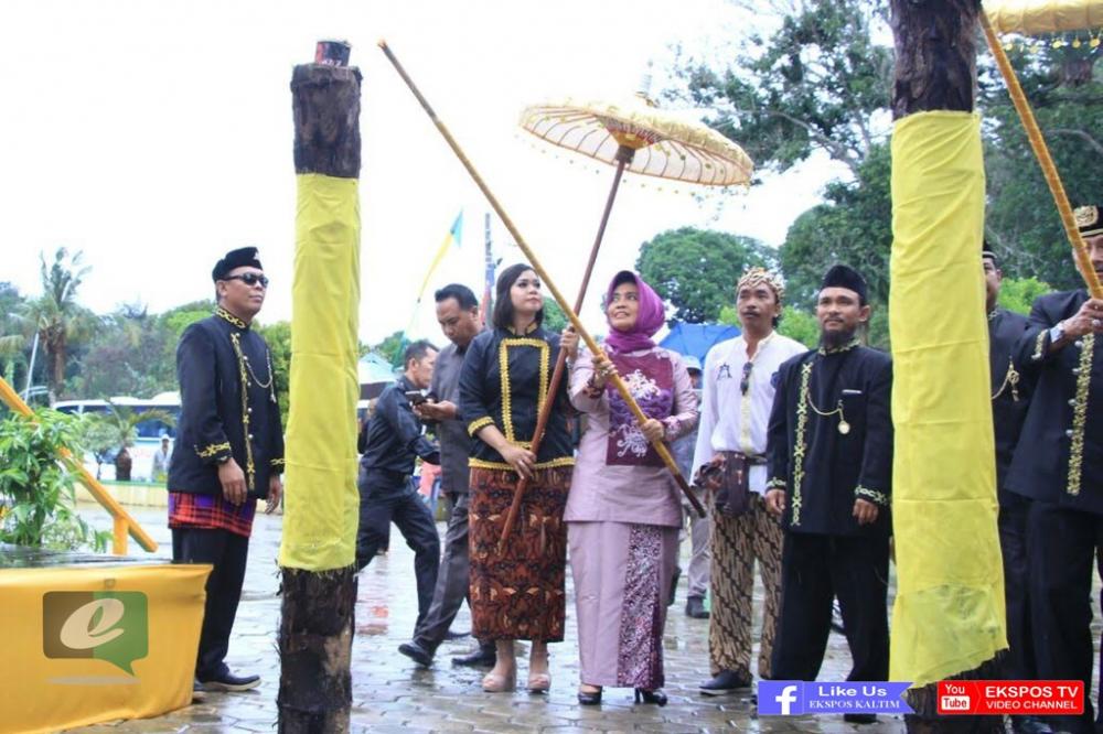 Wali Kota Bontang Resmi Buka Erau Pelas Benua Guntung 