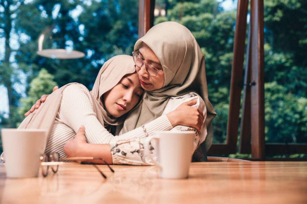 Keluarga Tak Harus Punya Solusi, Kehadiran Bisa Bantu Pulihkan Mental