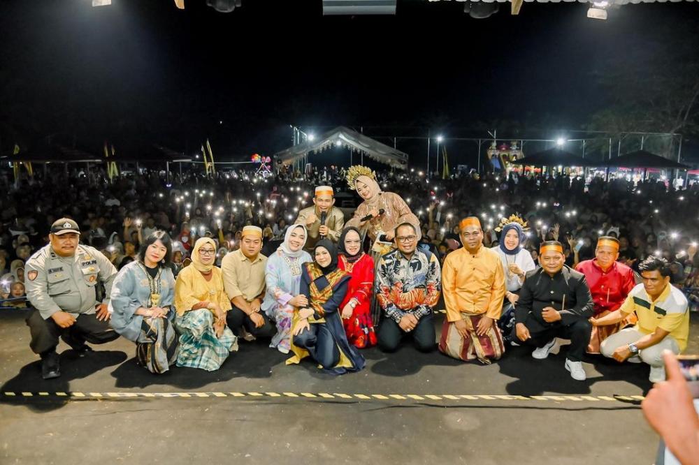 Antusias Sambut Bugis Vaganza, Asti Mazar Ucapkan Terima Kasih pada Warga Teluk Pandan