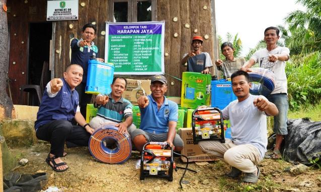  Pupuk Kaltim Perkuat Ketahanan Pangan Kutim lewat Bantuan Alat Semprot