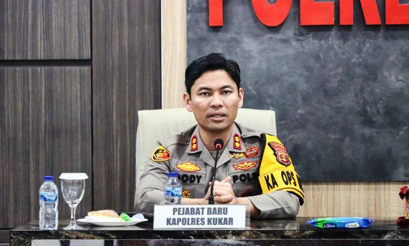 Kapolres Kukar Tantang Senator Kaltim Berakhir Maaf! 