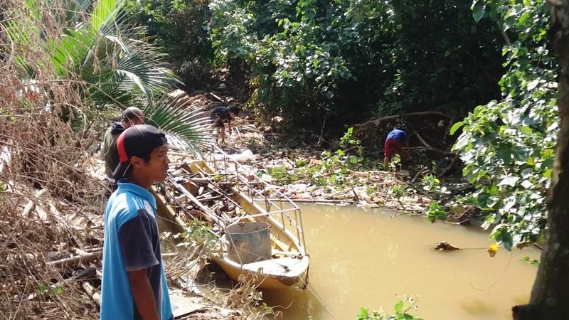 Warga Protes Sampah di Sungai Bontang Kuala, Lurah Turun Tangan