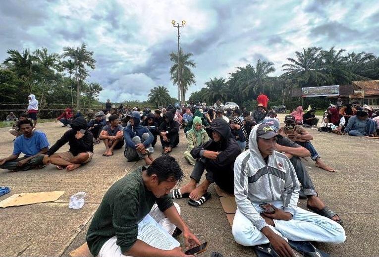 Pencemaran Muara Badak: Pertamina Dituntut, Nelayan Tagih Hasil Lab, KLH Jawab Kritik