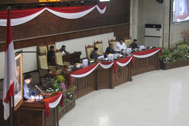 Pj Gubernur Kaltim Sampaikan Nota Penjelasan Keuangan R-APBD Perubahan 2018