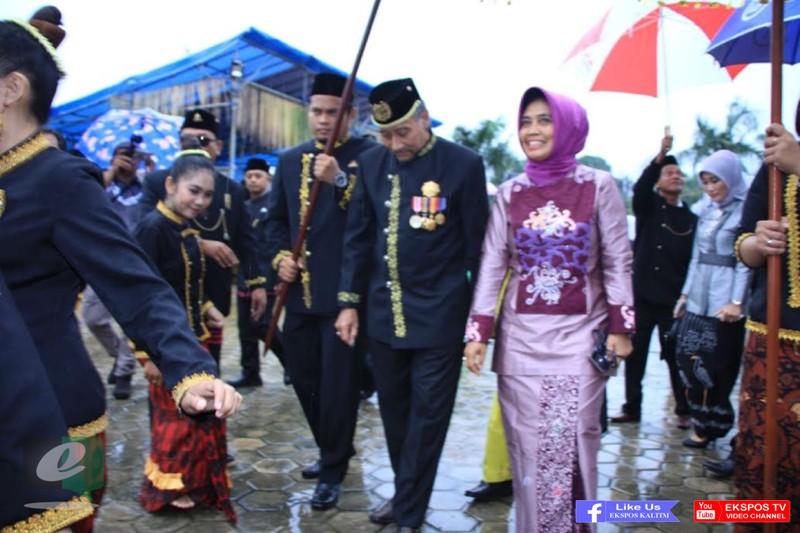 Wali Kota Bontang Mendapat Gelar Bangsawan Dari Kesultanan Kutai Kartanegara