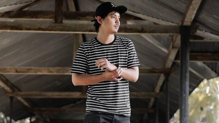 Mengulik Kisah Pembuat Sepatu Sneakers yang Beromzet Rp 400 Juta/Bulan