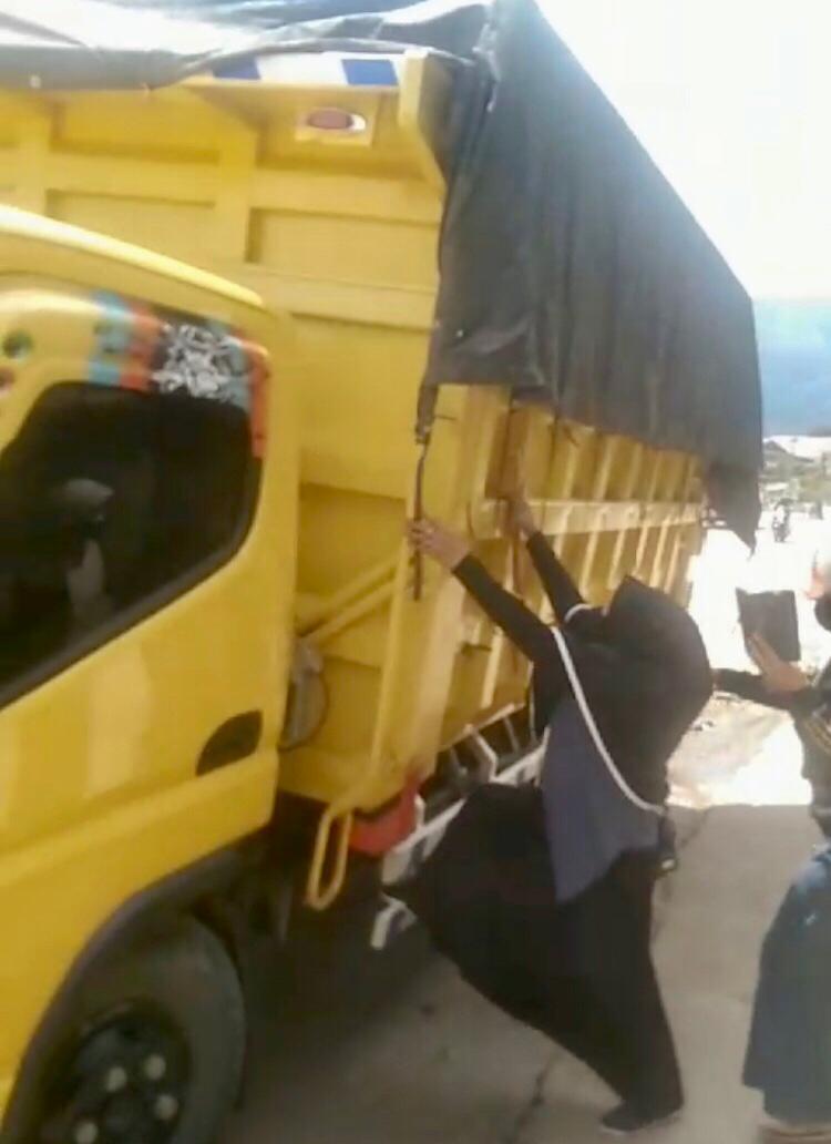 Tragedi Muara Kate: Truk Melintas Lagi, Mengapa?