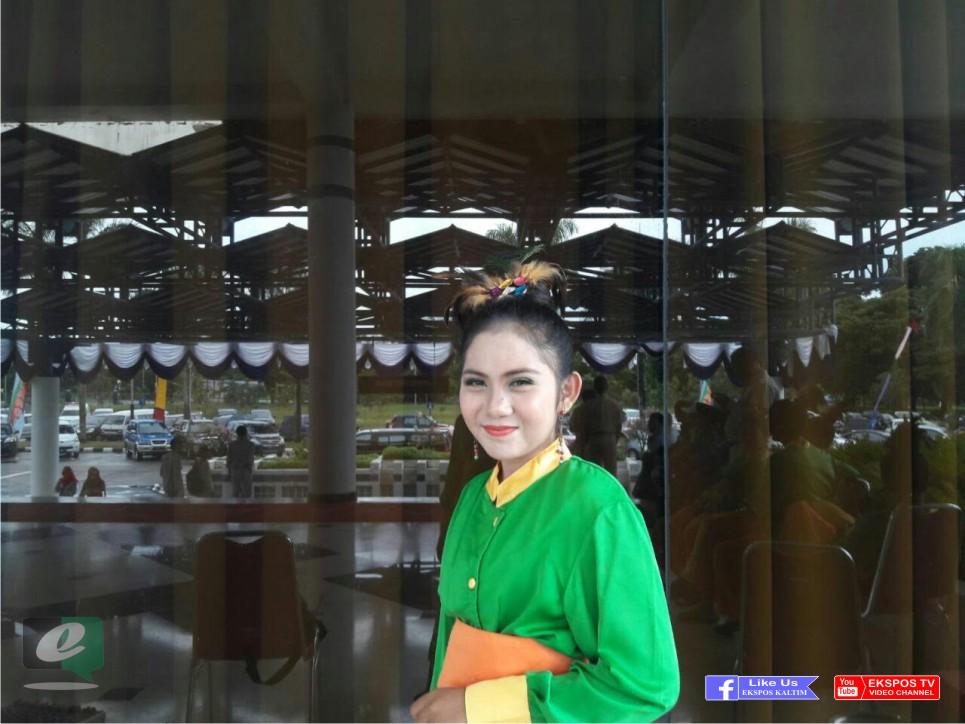 Nida Hasanah, Wanita Cantik yang Geluti Tari Khas Kutai