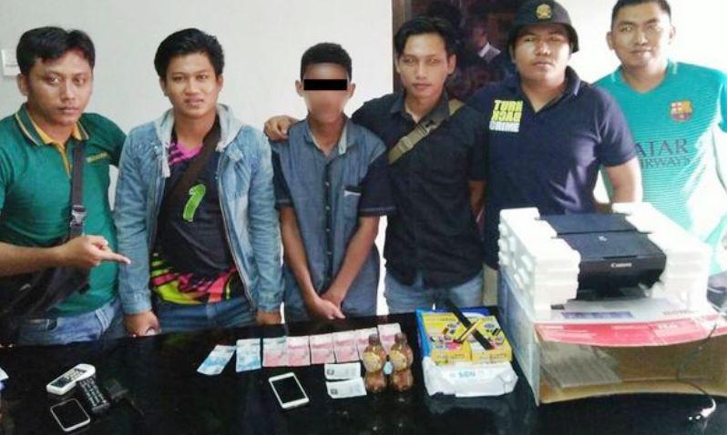 Belajar dari Youtube, Pelajar SMA Pembuat Uang Palsu Berhasil Diringkus